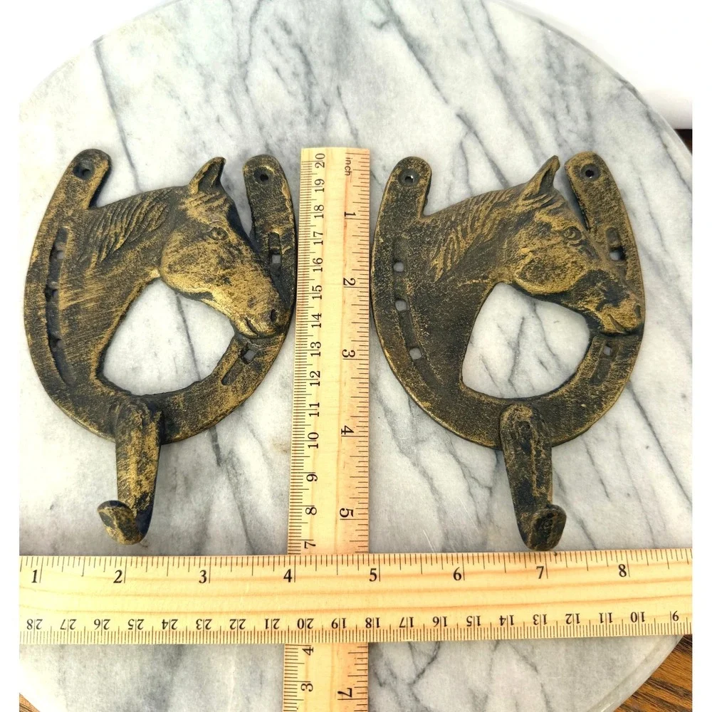 Vintage Metal Horse Head Horseshoe Wall Hooks Pair Rustic Western Coat Rack
